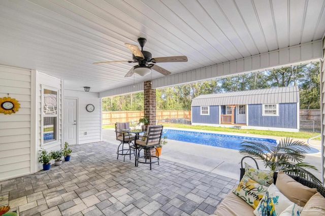 4566 Red Oak Dr, Milton, FL 32583