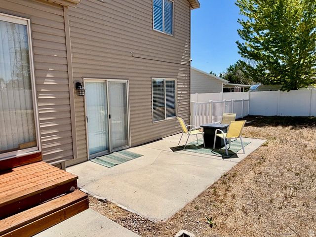 6712 S EARLY DAWN DR, West Jordan, UT 84081