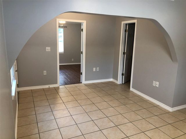 914 E 25th Street Left, Houston, TX 77009