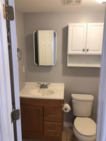 914 E 25th Street Left, Houston, TX 77009