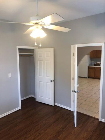 914 E 25th Street Left, Houston, TX 77009