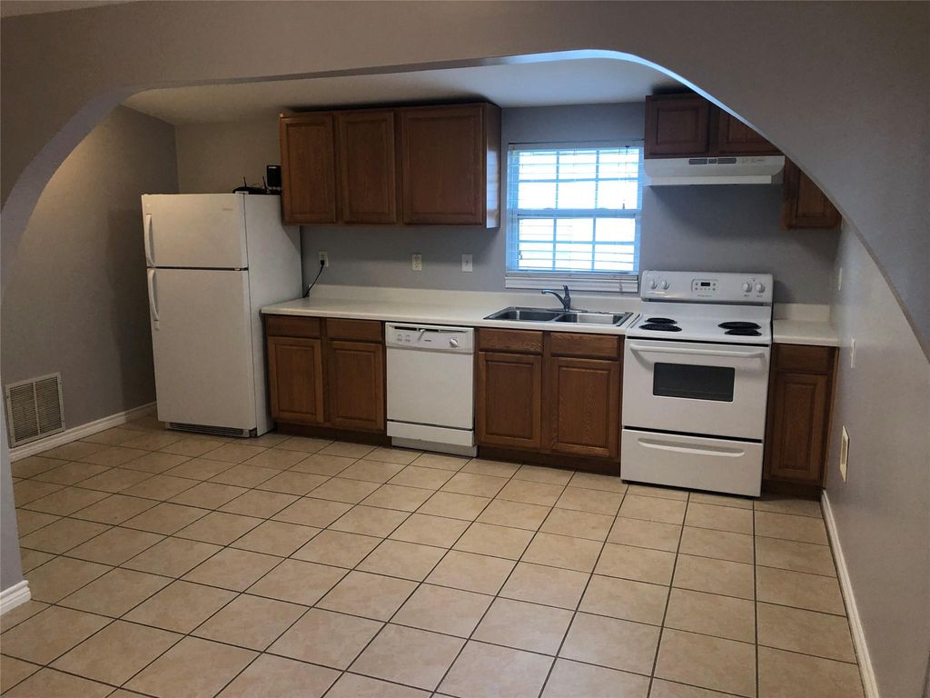 914 E 25th Street Left, Houston, TX 77009
