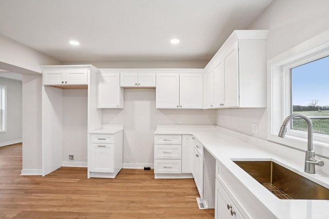 N5288 County Road D, Helenville, WI 53137