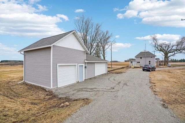 N5288 County Road D, Helenville, WI 53137