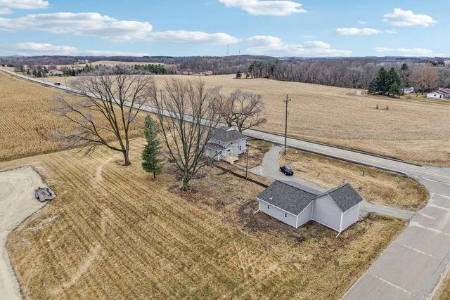 N5288 County Road D, Helenville, WI 53137