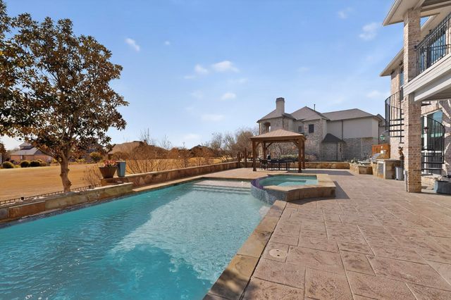 2108 Kyle Circle, Heath, TX 75032
