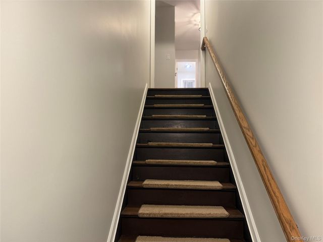 18 Juniper Road 2nd Floor, Port Washington, NY 11050