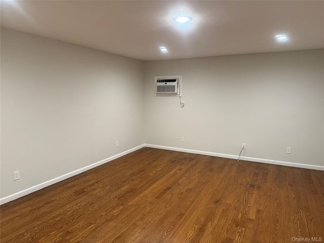 18 Juniper Road 2nd Floor, Port Washington, NY 11050