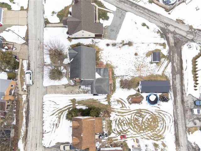 2527 Raymond Avenue, Derry Twp, PA 15650