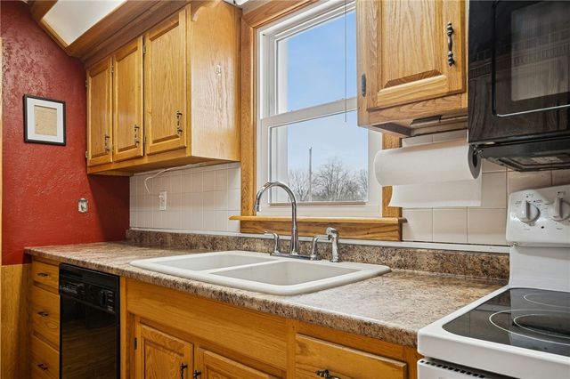 2527 Raymond Avenue, Derry Twp, PA 15650