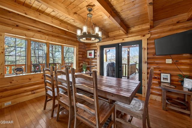 556 Thissa Way, Gatlinburg, TN 37738