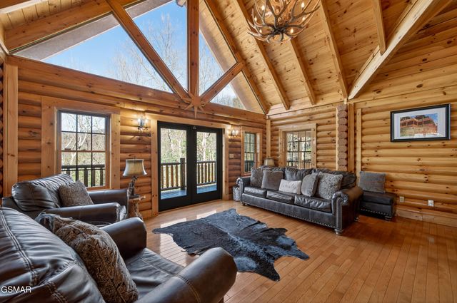 556 Thissa Way, Gatlinburg, TN 37738