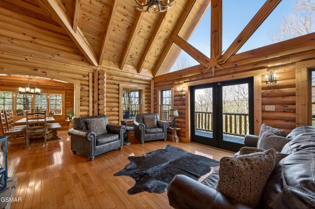 556 Thissa Way, Gatlinburg, TN 37738