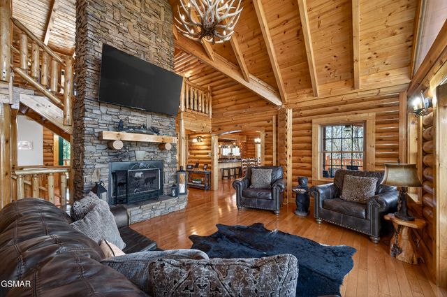 556 Thissa Way, Gatlinburg, TN 37738