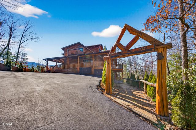 556 Thissa Way, Gatlinburg, TN 37738