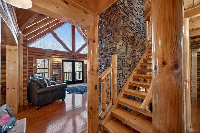 556 Thissa Way, Gatlinburg, TN 37738