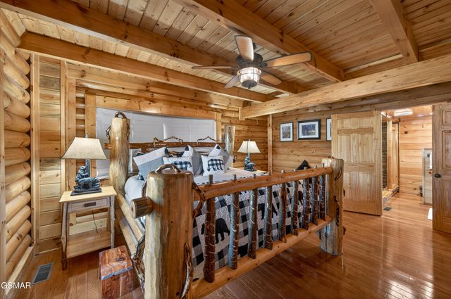 556 Thissa Way, Gatlinburg, TN 37738