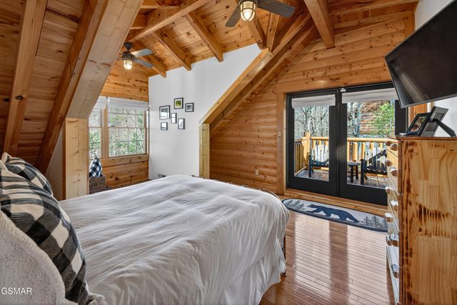 556 Thissa Way, Gatlinburg, TN 37738