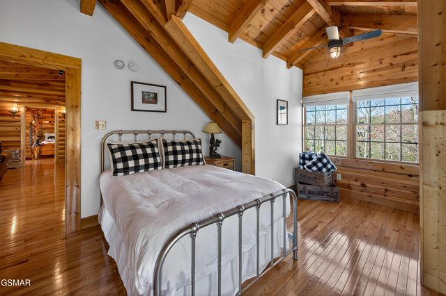 556 Thissa Way, Gatlinburg, TN 37738