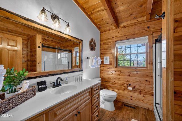 556 Thissa Way, Gatlinburg, TN 37738