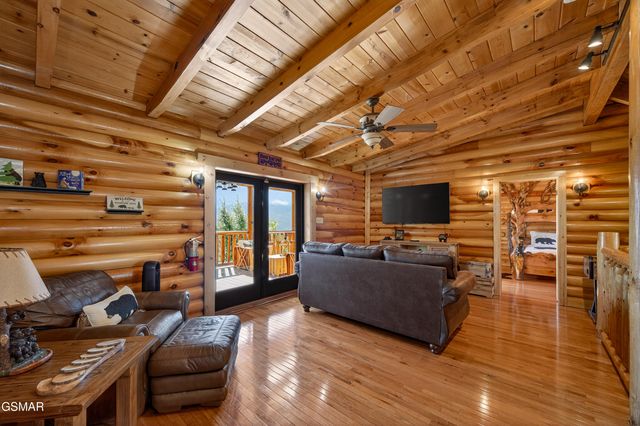 556 Thissa Way, Gatlinburg, TN 37738