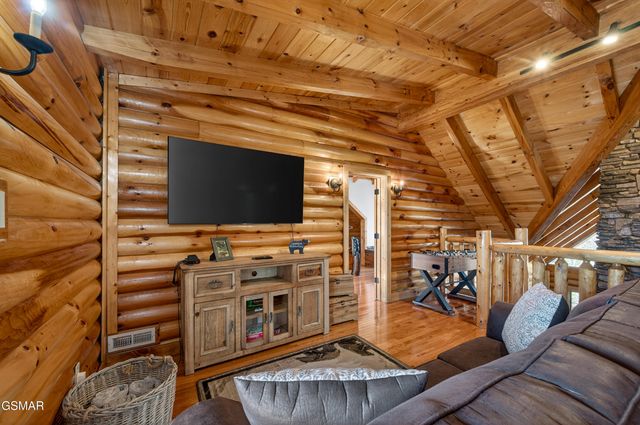 556 Thissa Way, Gatlinburg, TN 37738