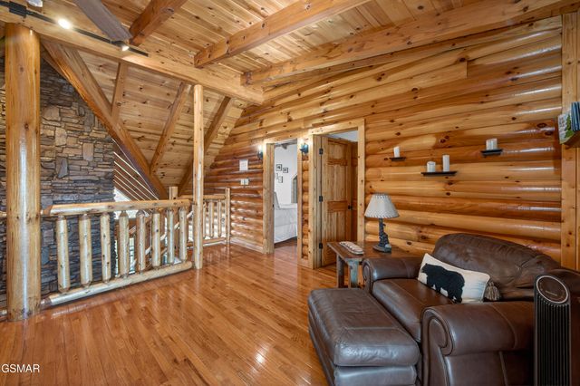 556 Thissa Way, Gatlinburg, TN 37738