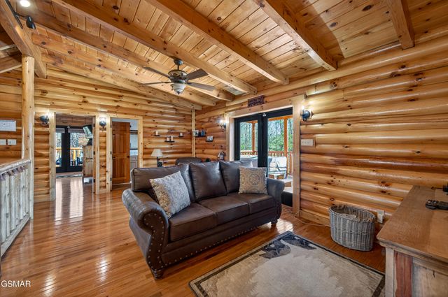 556 Thissa Way, Gatlinburg, TN 37738