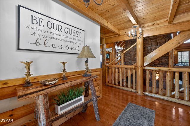 556 Thissa Way, Gatlinburg, TN 37738