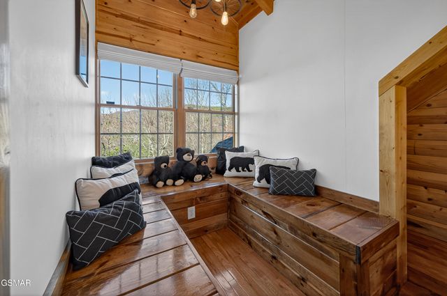 556 Thissa Way, Gatlinburg, TN 37738