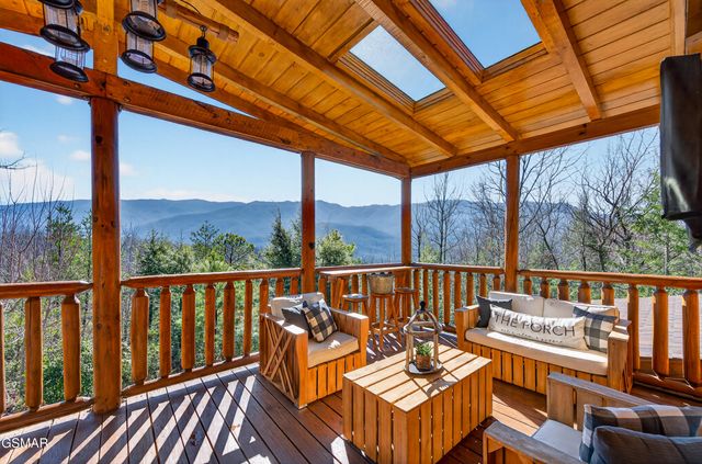 556 Thissa Way, Gatlinburg, TN 37738