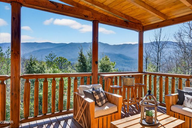 556 Thissa Way, Gatlinburg, TN 37738