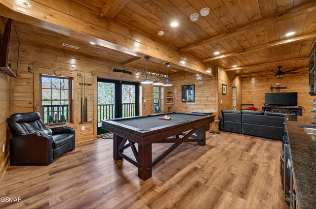 556 Thissa Way, Gatlinburg, TN 37738