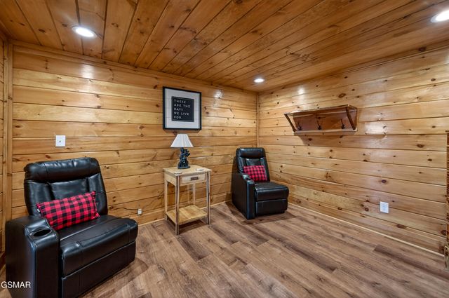 556 Thissa Way, Gatlinburg, TN 37738