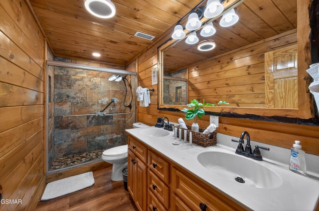 556 Thissa Way, Gatlinburg, TN 37738