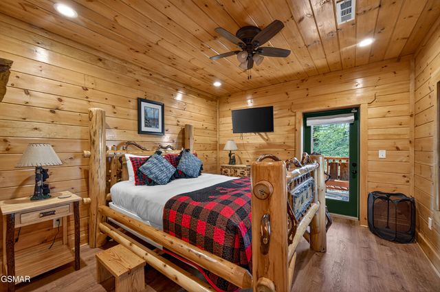 556 Thissa Way, Gatlinburg, TN 37738