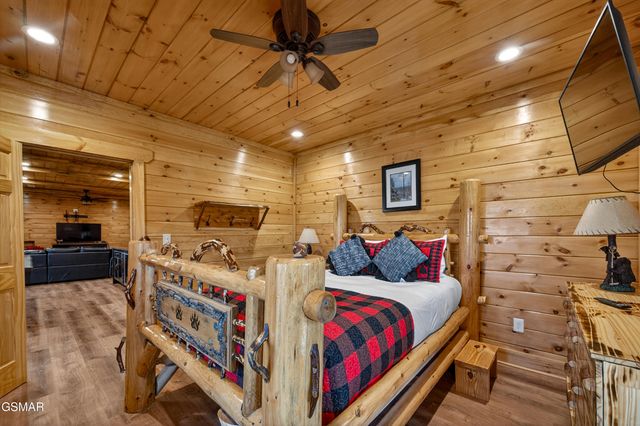 556 Thissa Way, Gatlinburg, TN 37738