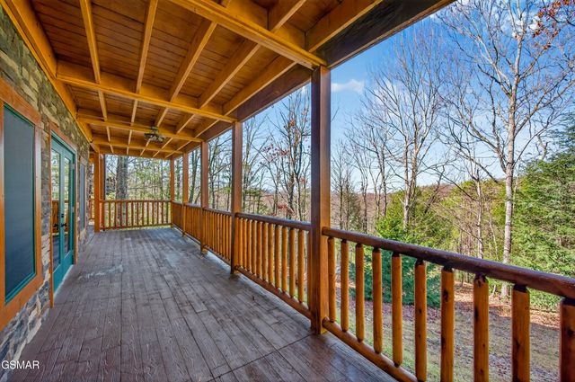 556 Thissa Way, Gatlinburg, TN 37738