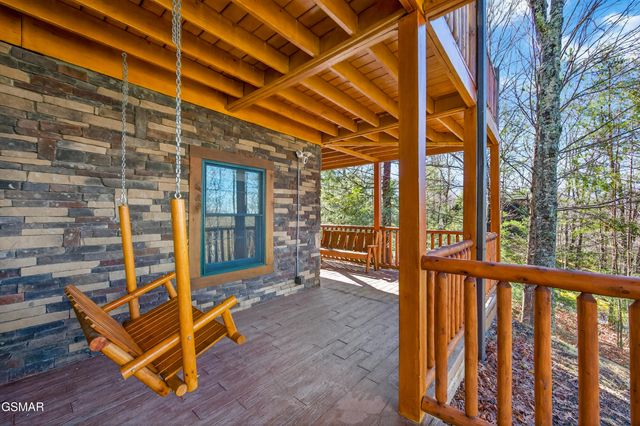 556 Thissa Way, Gatlinburg, TN 37738