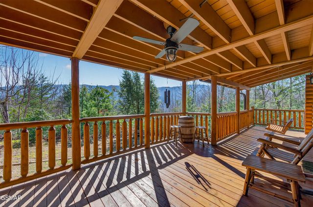 556 Thissa Way, Gatlinburg, TN 37738