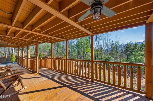 556 Thissa Way, Gatlinburg, TN 37738
