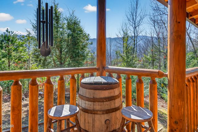 556 Thissa Way, Gatlinburg, TN 37738