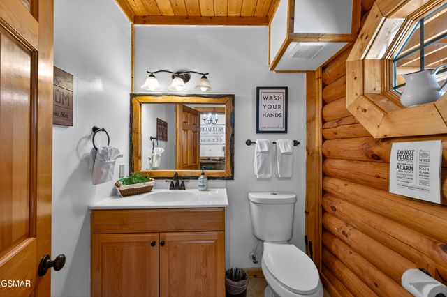 556 Thissa Way, Gatlinburg, TN 37738