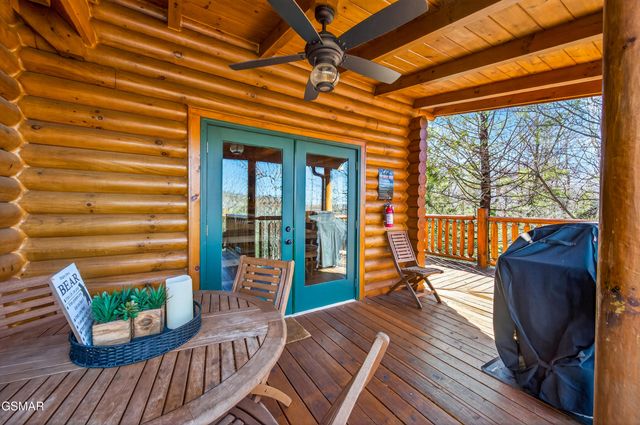 556 Thissa Way, Gatlinburg, TN 37738