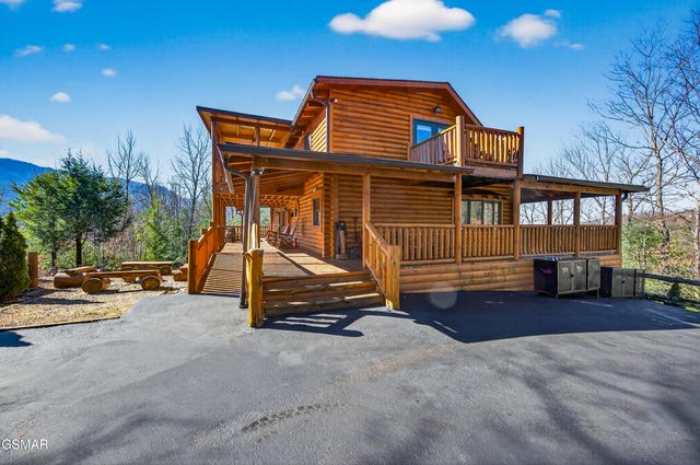 556 Thissa Way, Gatlinburg, TN 37738
