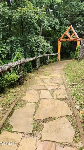 556 Thissa Way, Gatlinburg, TN 37738