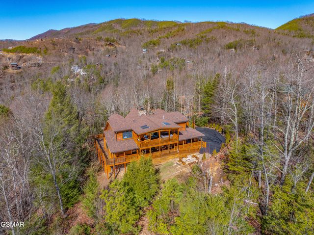 556 Thissa Way, Gatlinburg, TN 37738