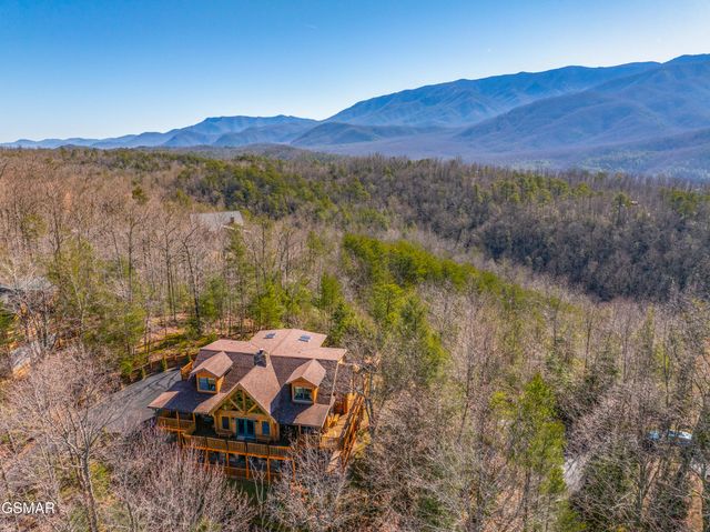 556 Thissa Way, Gatlinburg, TN 37738