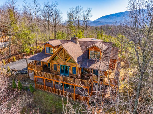 556 Thissa Way, Gatlinburg, TN 37738