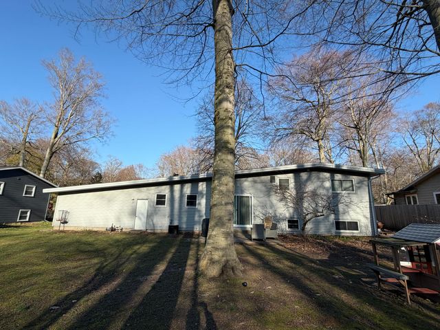 322 Roosevelt Avenue, Park Twp, MI 49424